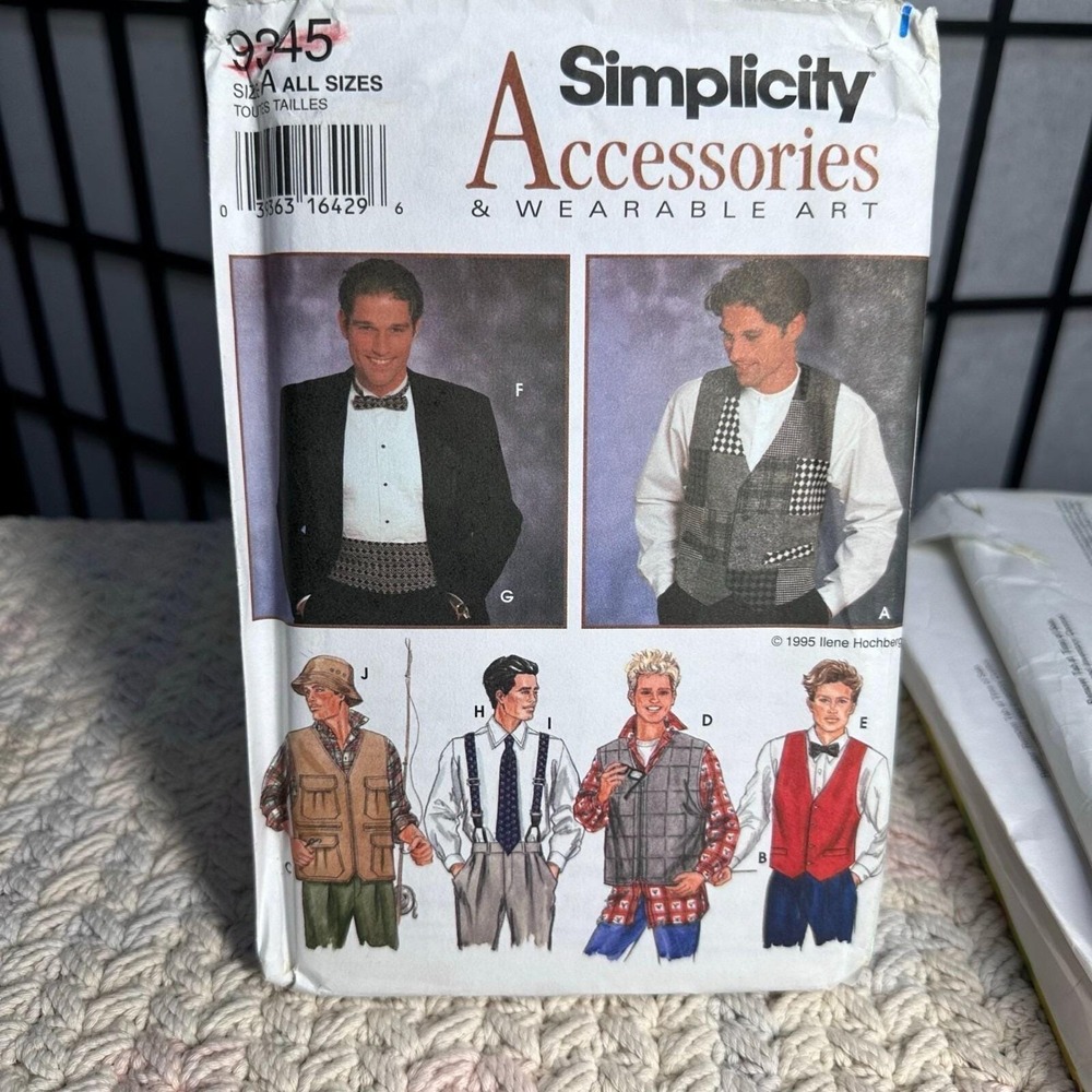 Simplicity 9345 Sewing Pattern Mens Boys Size A Uncut Factory Folded Vests Tie